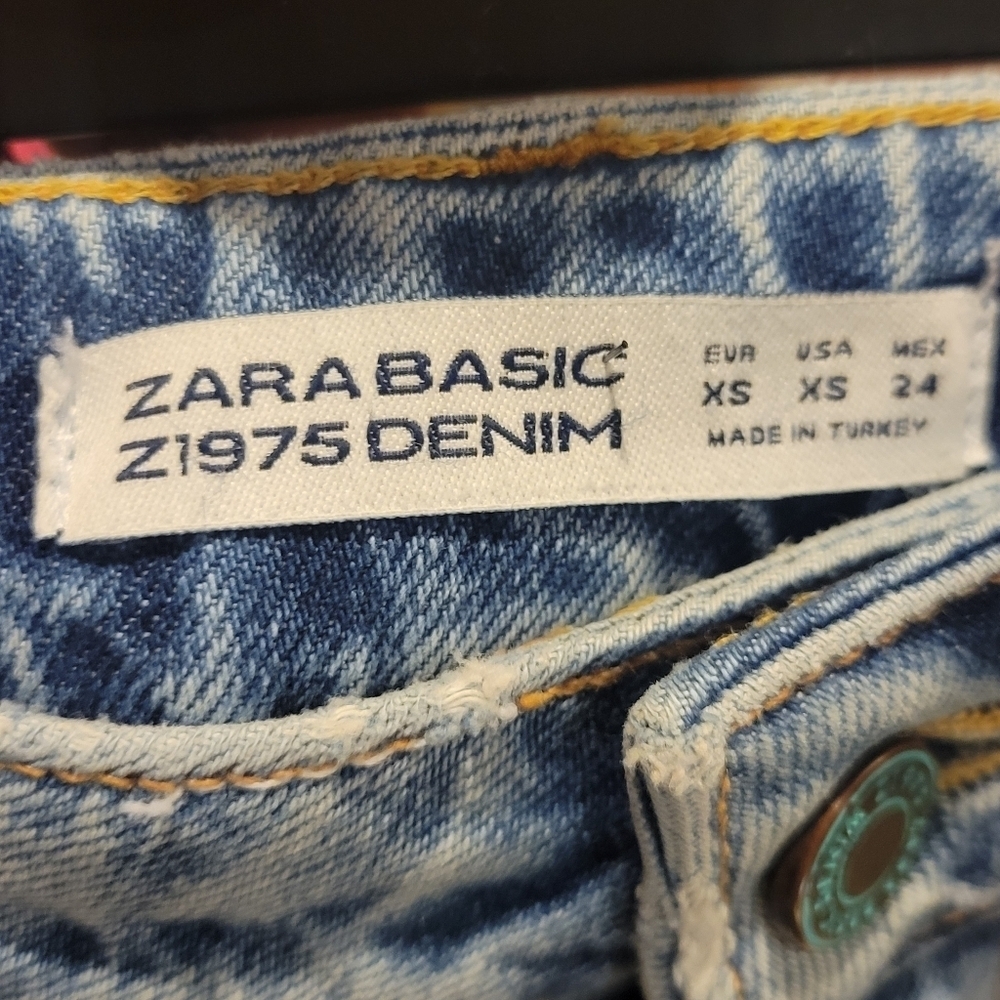 #075 Zara Basic - Picture 3 of 3